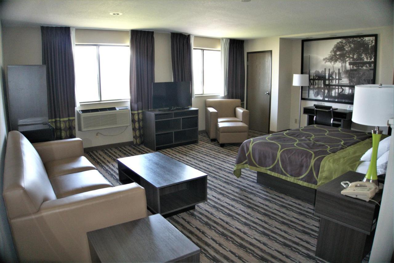 Super 8 by Wyndham Spirit Lake/Okoboji Eksteriør bilde