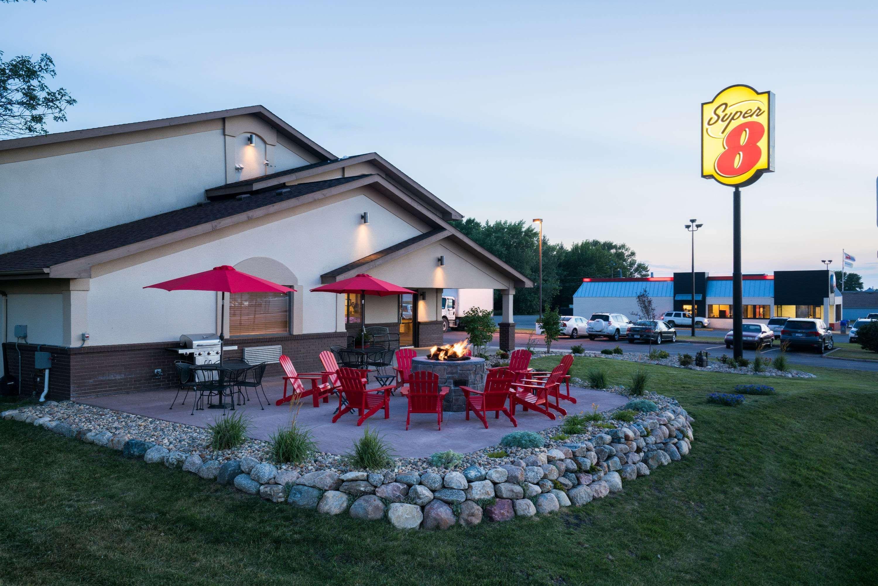 Super 8 by Wyndham Spirit Lake/Okoboji Eksteriør bilde