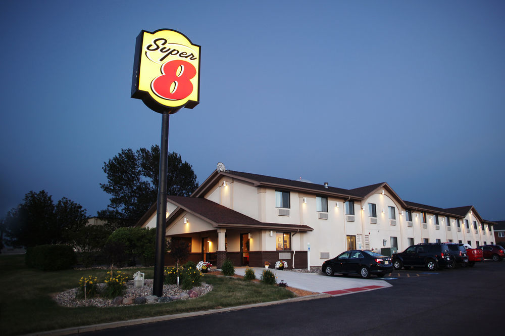 Super 8 by Wyndham Spirit Lake/Okoboji Eksteriør bilde